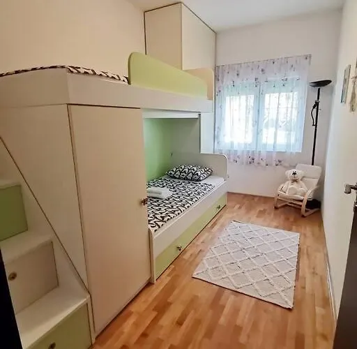 Pejic Podstrana